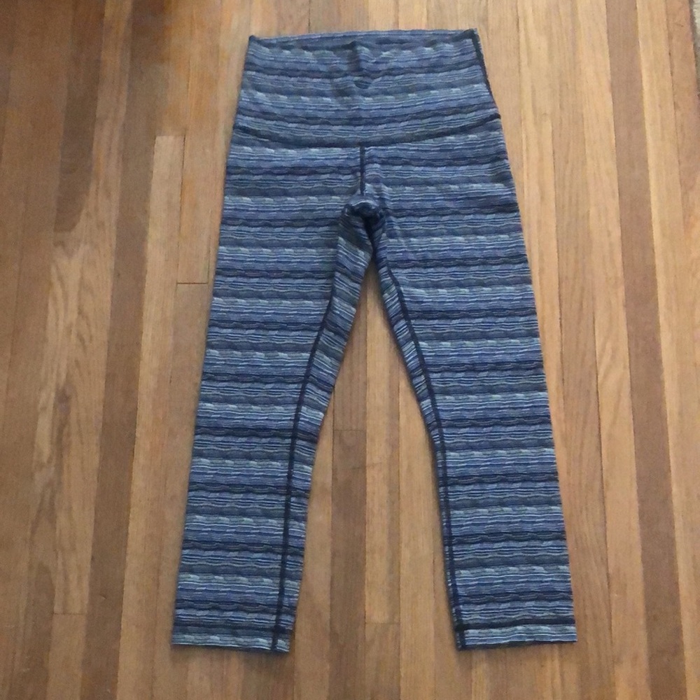 EUC Lululemon Size 6 Leggings Wunder Under Space Parallel Stripes Yoga 22”
